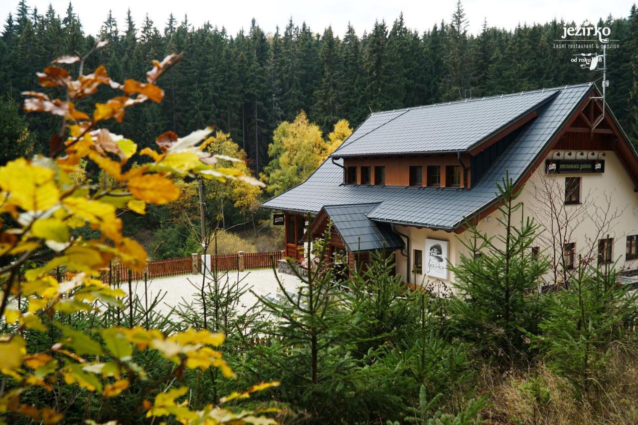 Jezírko lesní restaurant&penzion Jáchymov Exterior foto